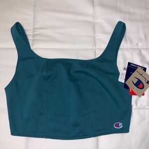 Champion Cropped Tank in Size Medium